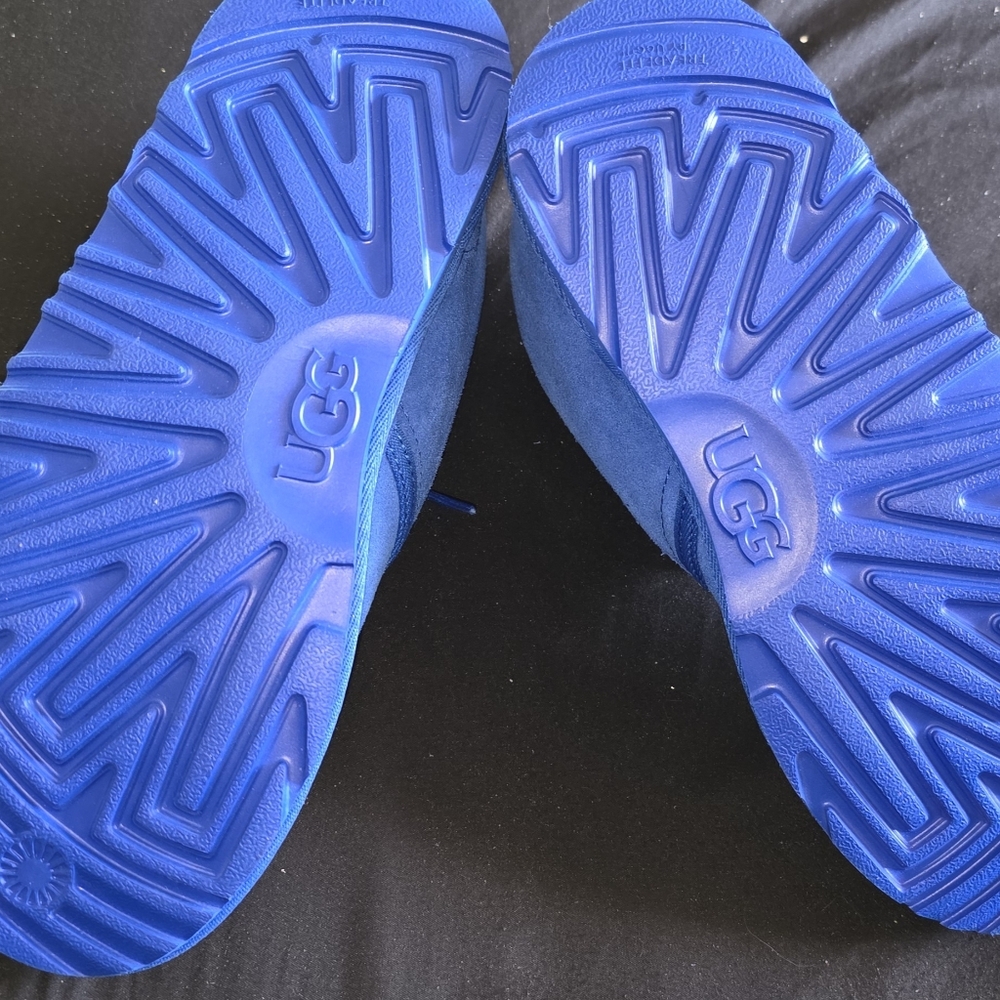 UGG - Picture 6 of 6